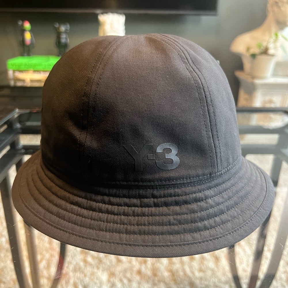 Y-3 reverse Bucket hat